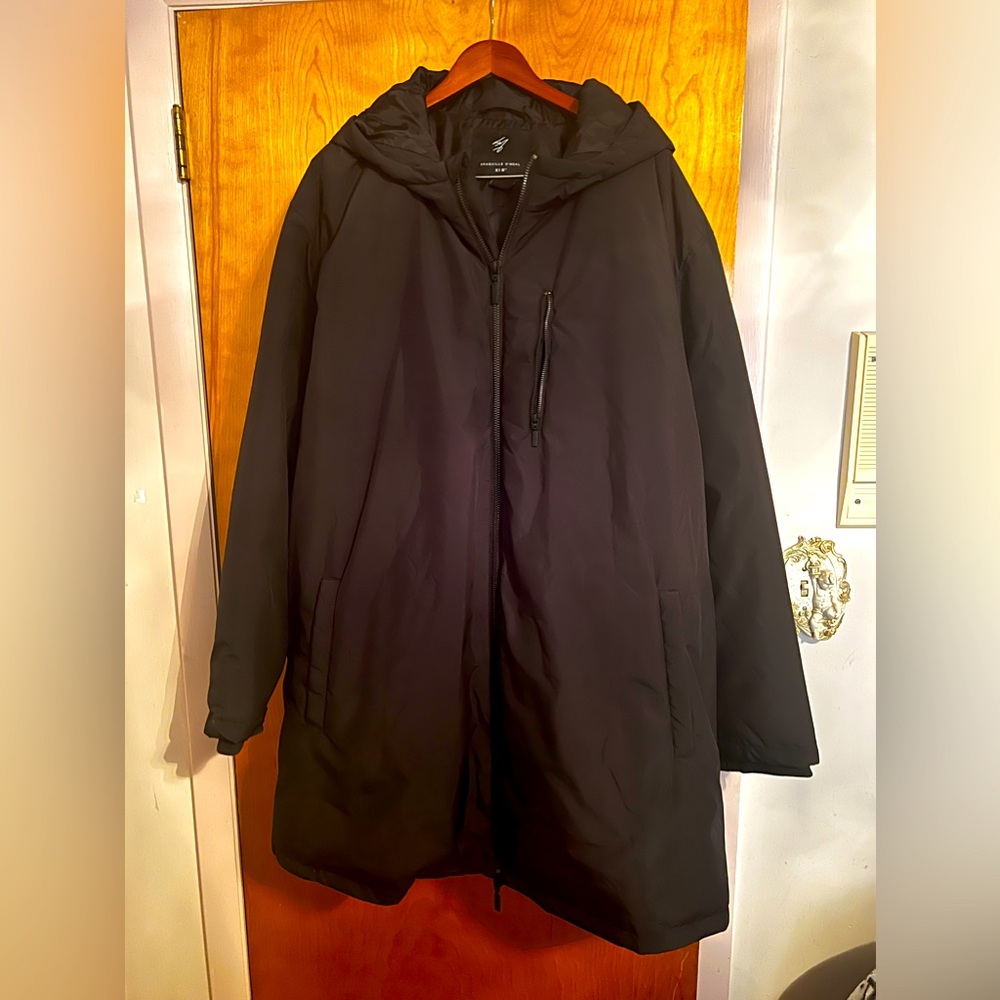Shaquille O’Neal Men’s Black Winter Jacket (4XL) for sale.